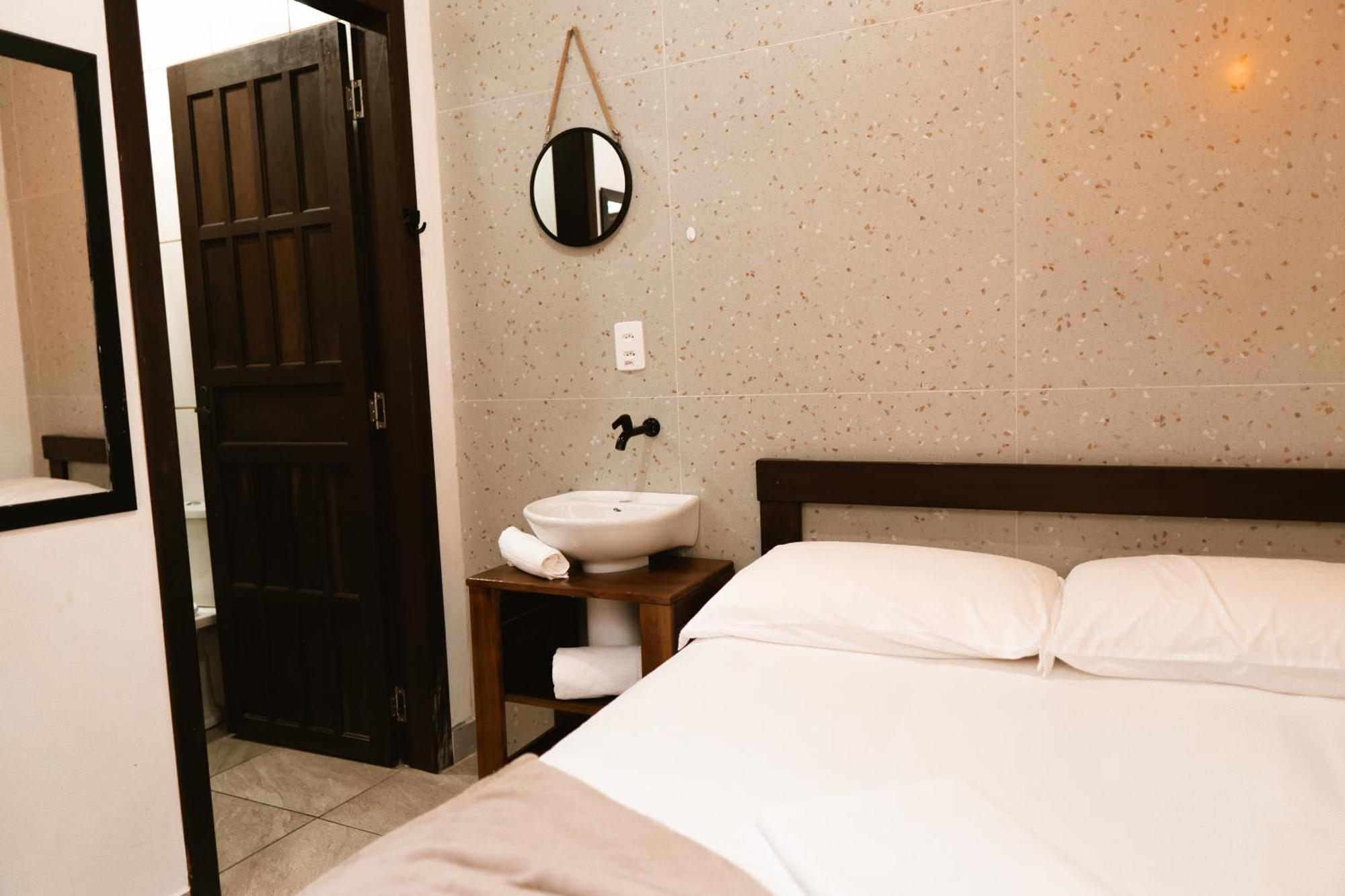 Babitonga Hostel - 100M Da Prainha サン・フランシスコ・ド・スル エクステリア 写真